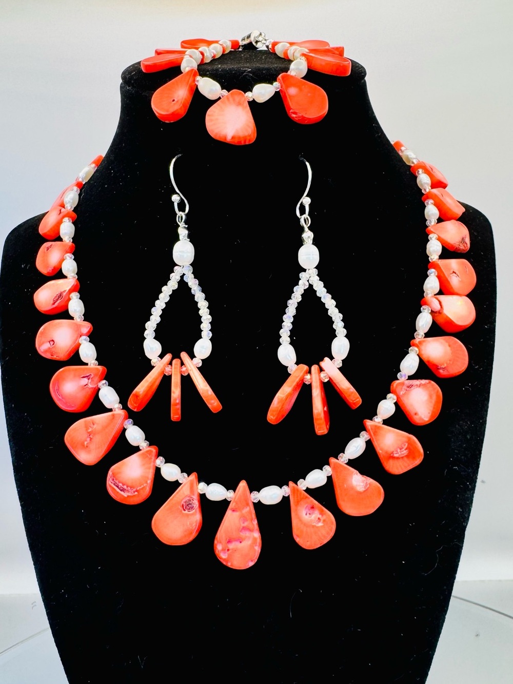 Coral Teardrops, Pearls & Crystals with matching Earrings & Bracelet Set